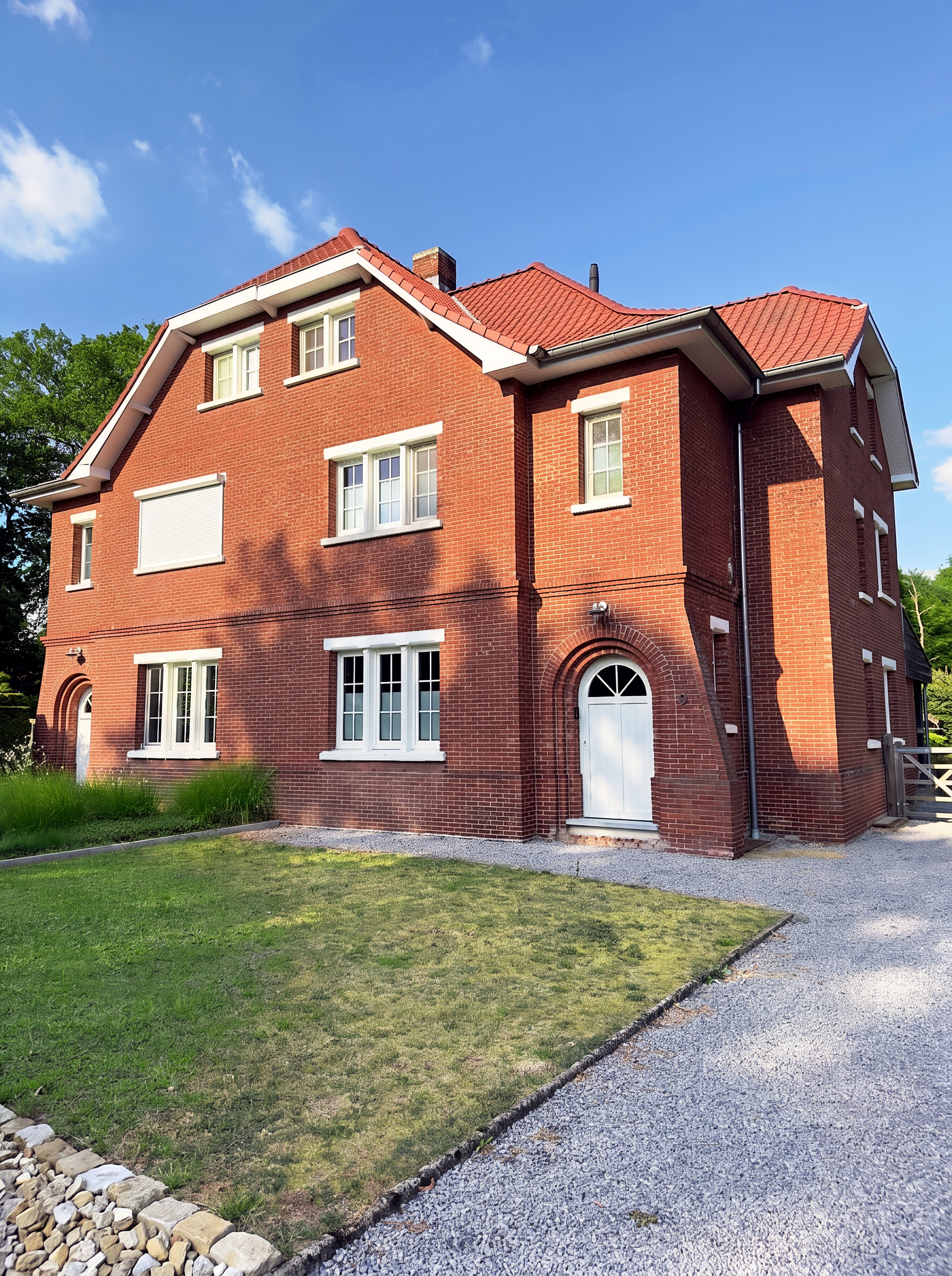 Voorgevel van de pastorijwoning aan de Keiheuvelstraat 3 in Mol